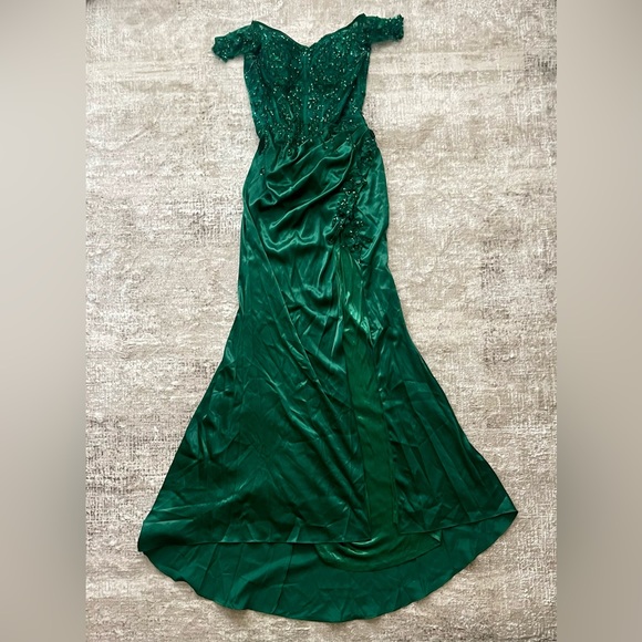 CINDERELLADIVINE: Shimmering Sequin Gown with Gloves for a Captivating Night main image 1